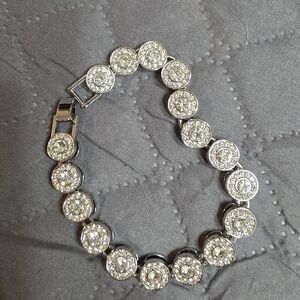 Elegant Silver Bracelet with Crystal Accents